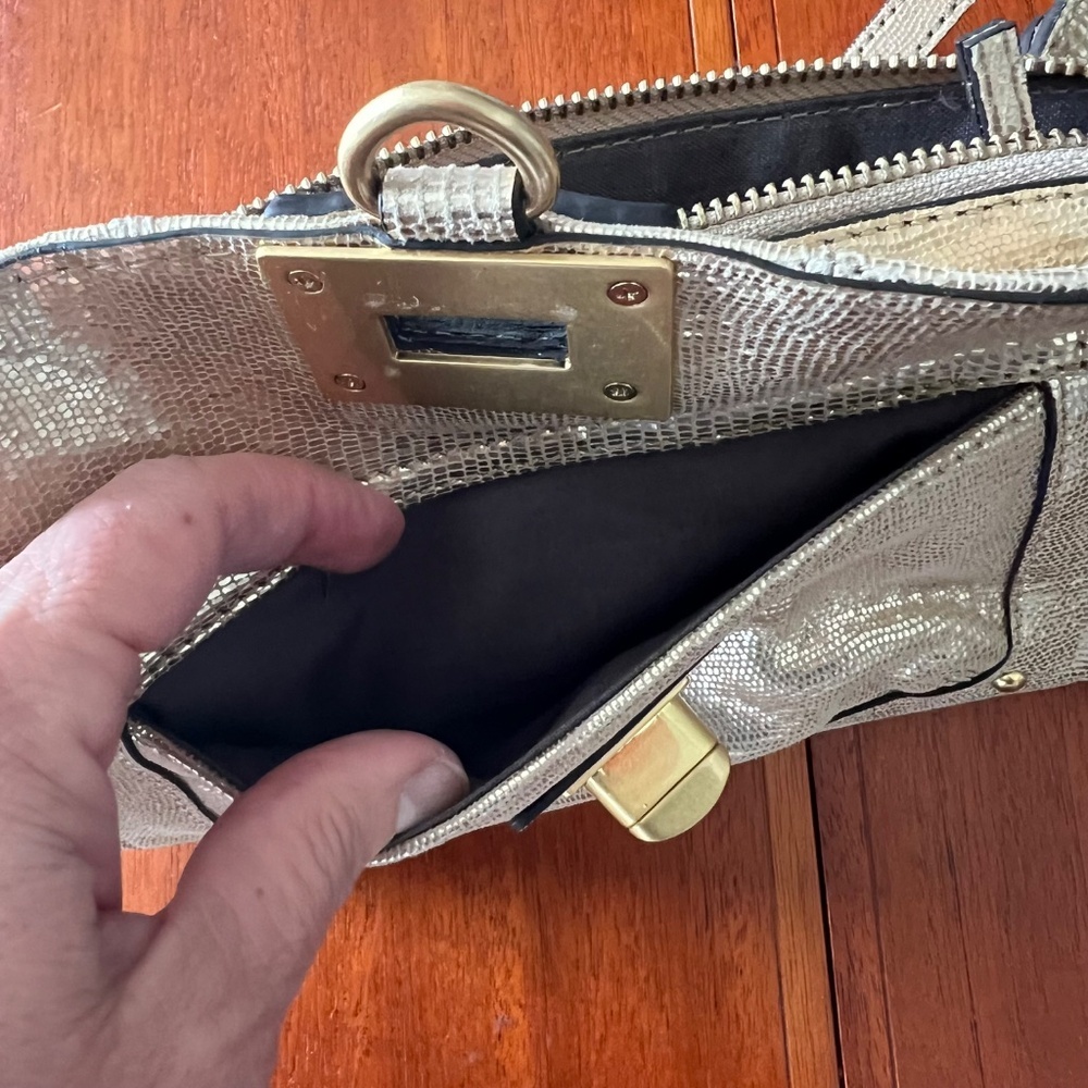 Juicy Couture Gold Clutch Wristlet Handbag B2-6 - Picture 9 of 11